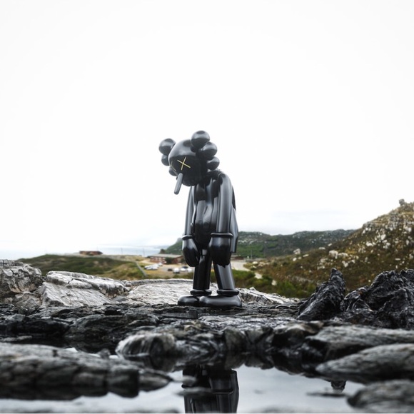 Designer Graffiti Street Art Custom Hand Poured Kaws Candle - Picture 12 of 16